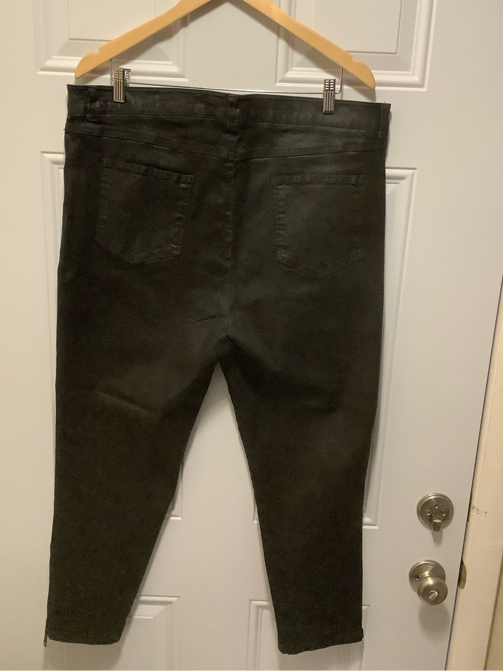 Universal Standard NWOT Meuse Black High Rise Resin Jeans Size 20 Zippered Ankle - Picture 7 of 7